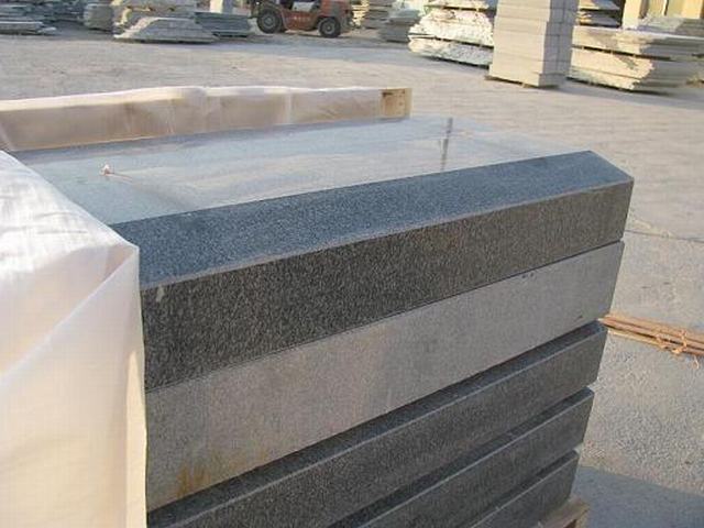 G343 polished granite kerbstone